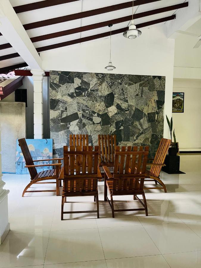 Ama Residence Matale Luaran gambar