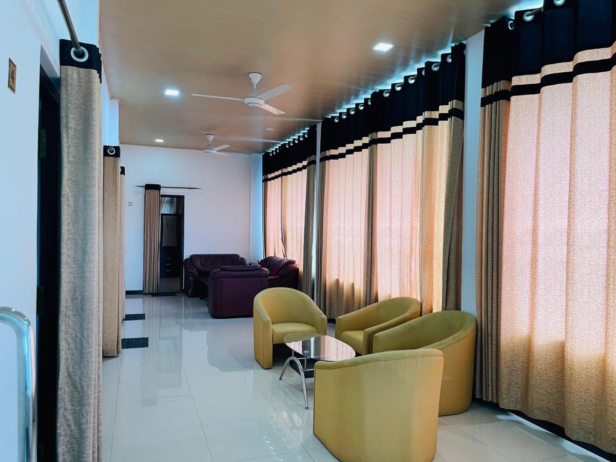Ama Residence Matale Luaran gambar